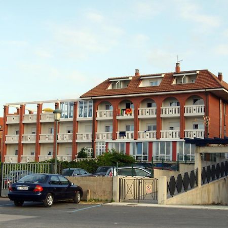 Hotel Torre Cristina Noja Kültér fotó