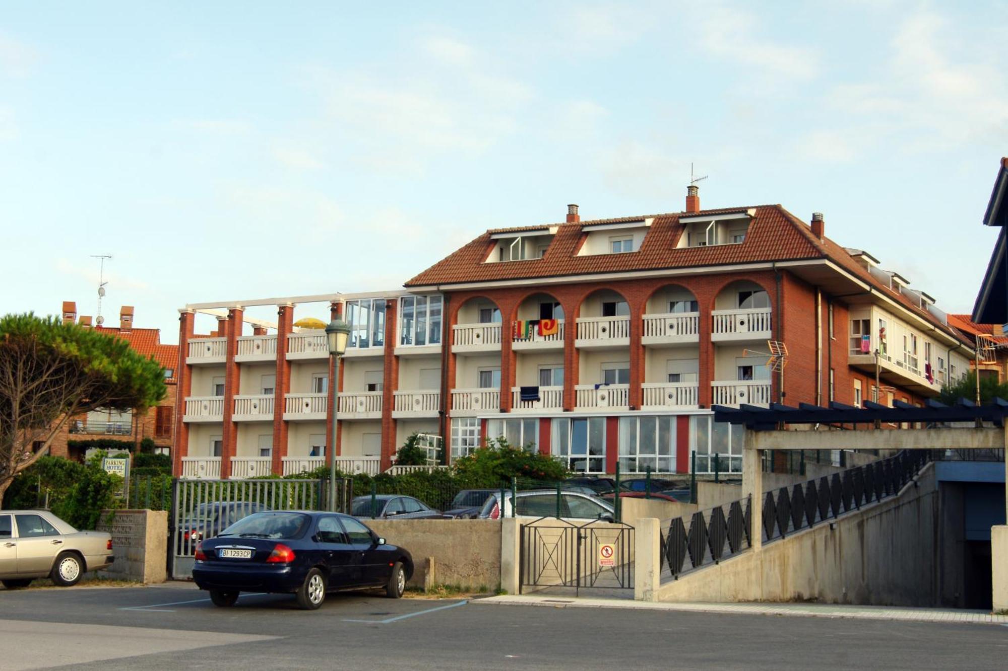 Hotel Torre Cristina Noja Kültér fotó