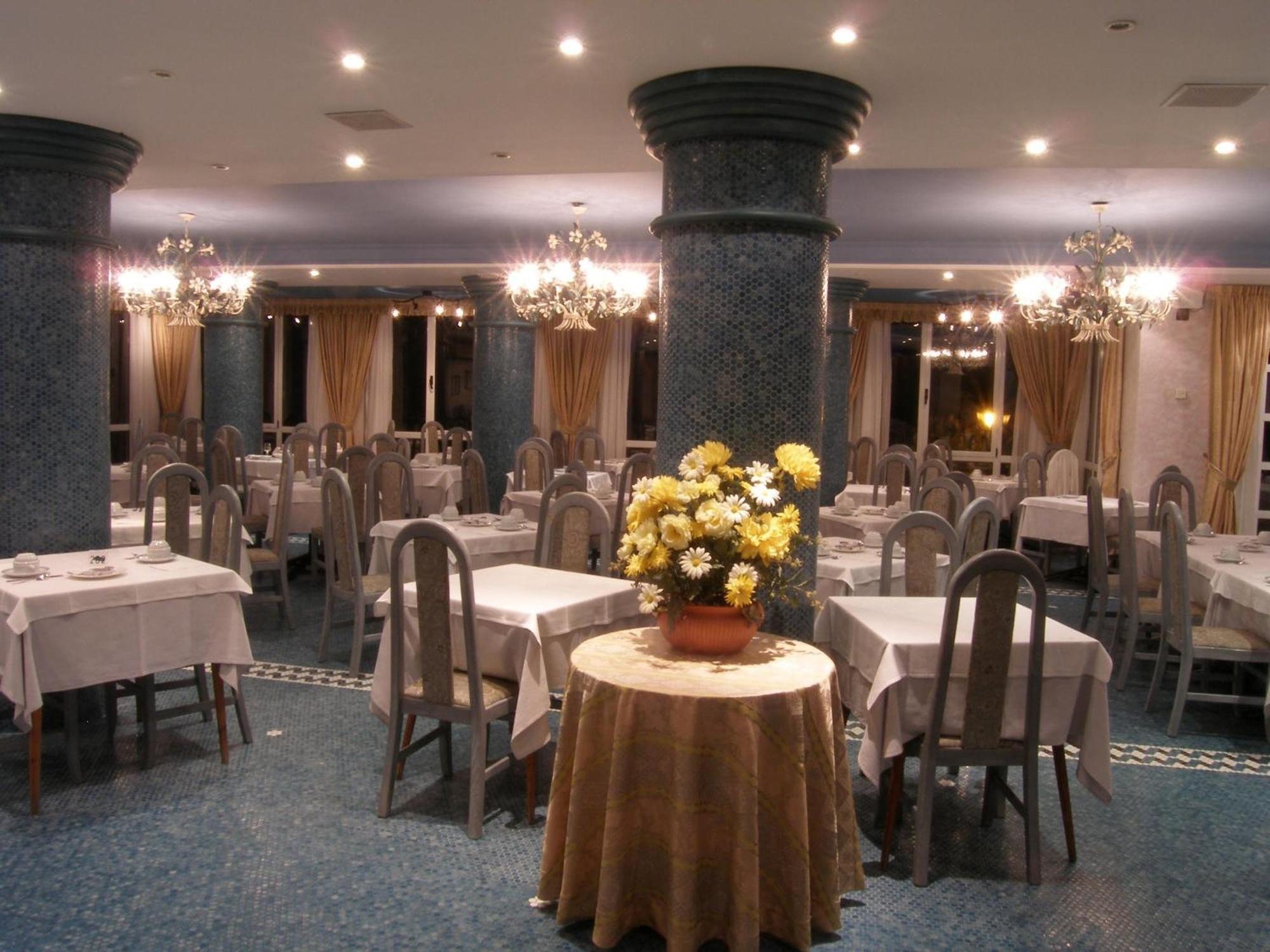 Hotel Torre Cristina Noja Kültér fotó