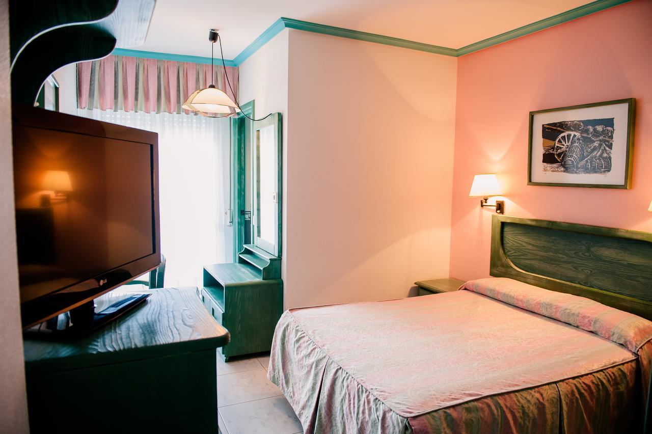 Hotel Torre Cristina Noja Kültér fotó